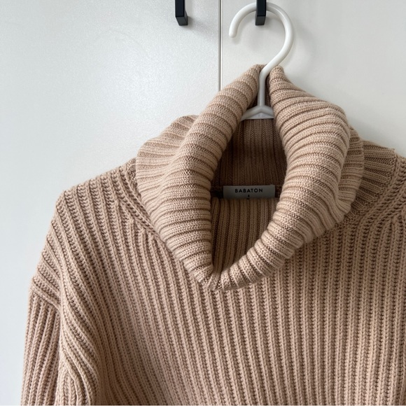 SOLD - ARITZIA BABATON Guell Sweater - Picture 4 of 7